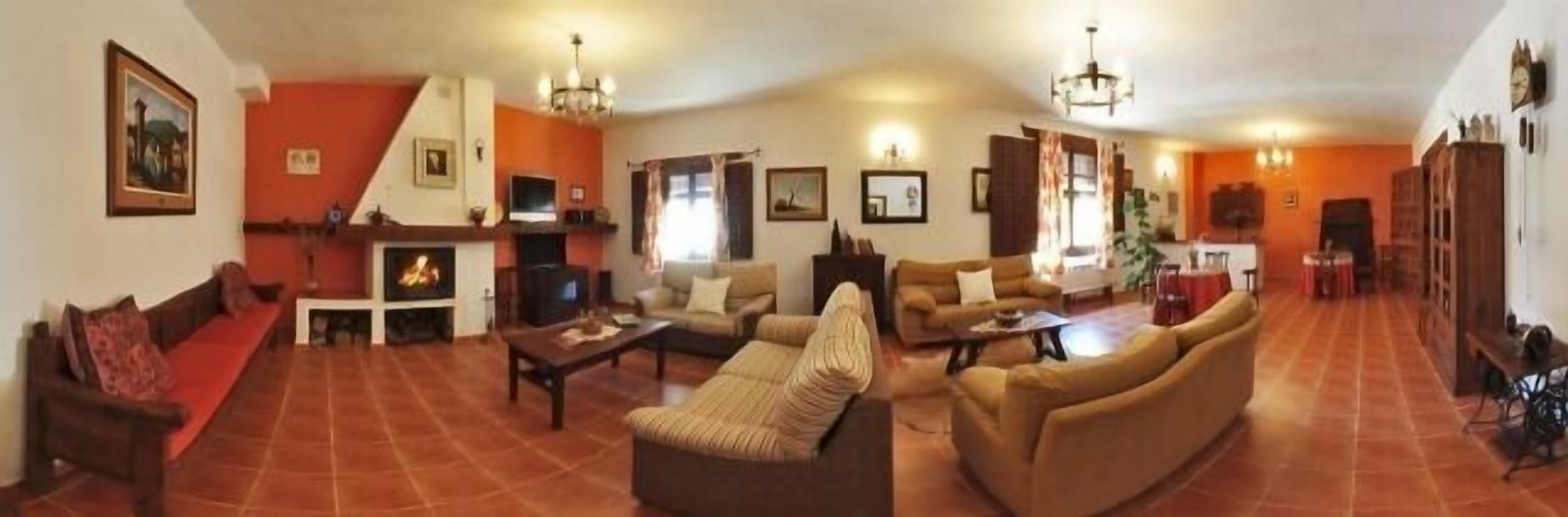 Tv, pejs, dvd-afspiller, stereoanlæg