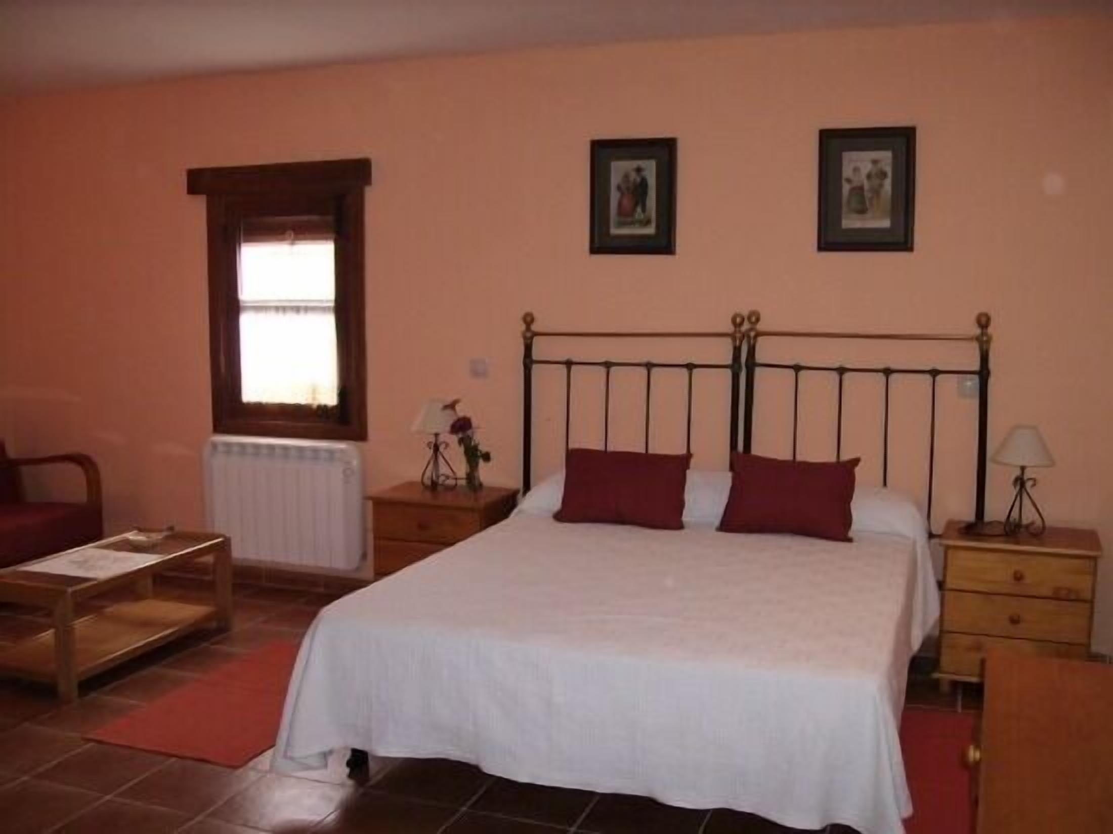 9 slaapkamers, een bureau