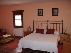 9 多间卧室、办公桌