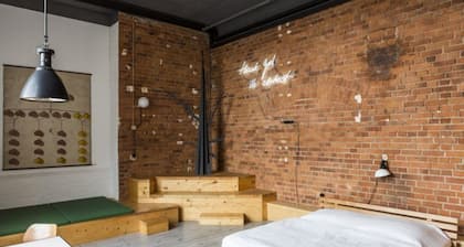64 m² industrial-style loft in the middle of Leipzig's cotton mill