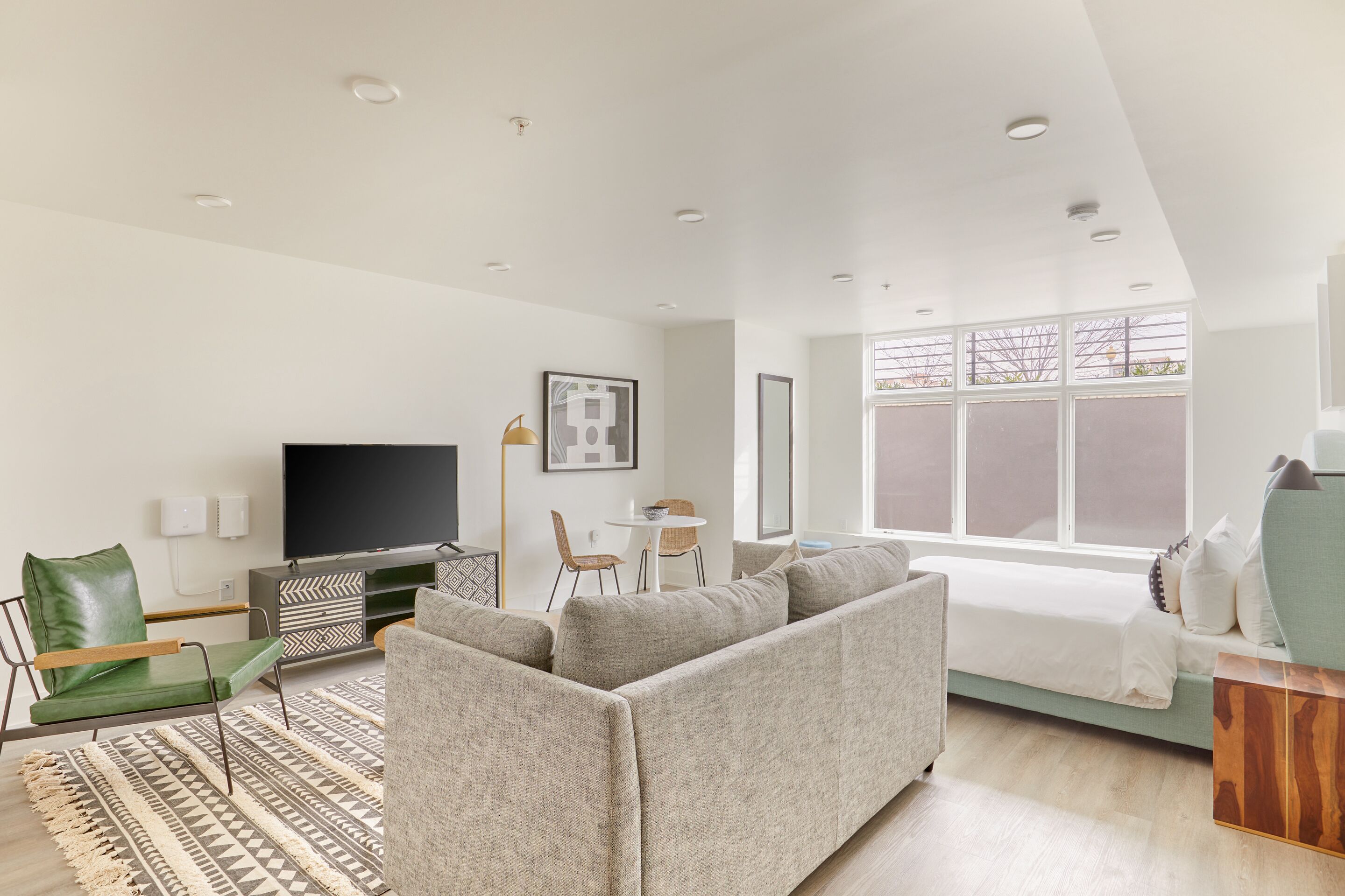 Photo - Sonder Callisto