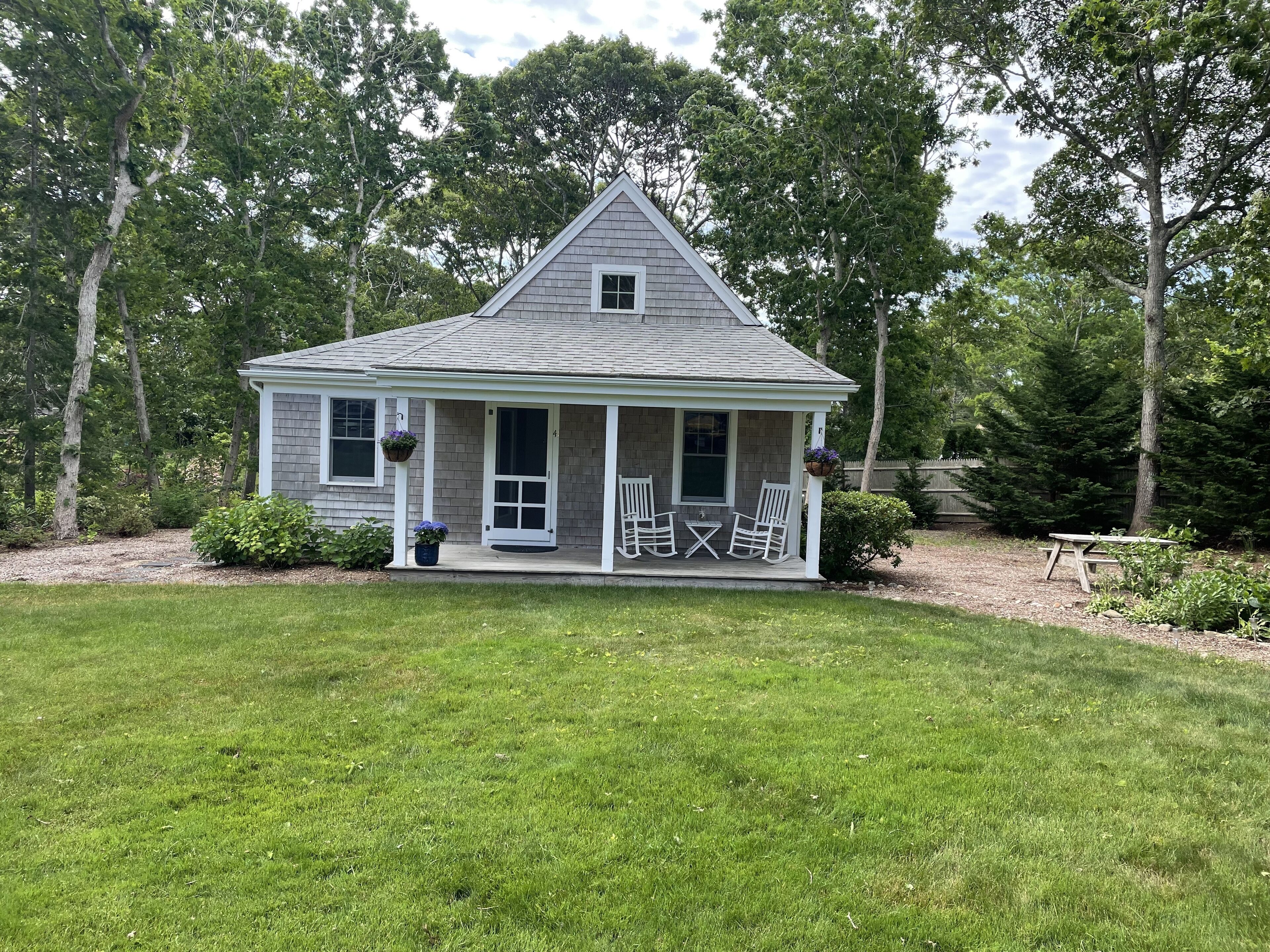Excellent Chatham Cottage
