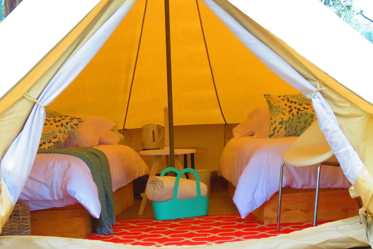 Standaard tent, meerdere bedden | Hypoallergeen beddengoed, individueel gedecoreerd