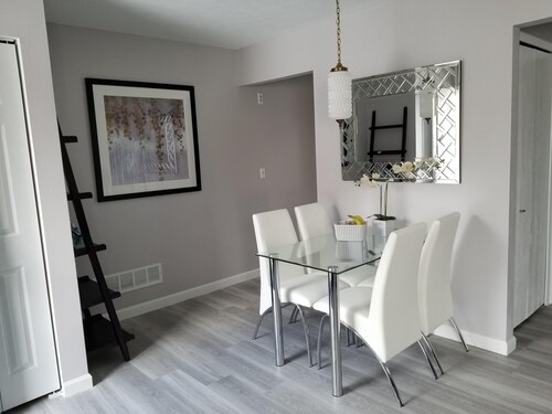 Private luxury suite in Westlake!