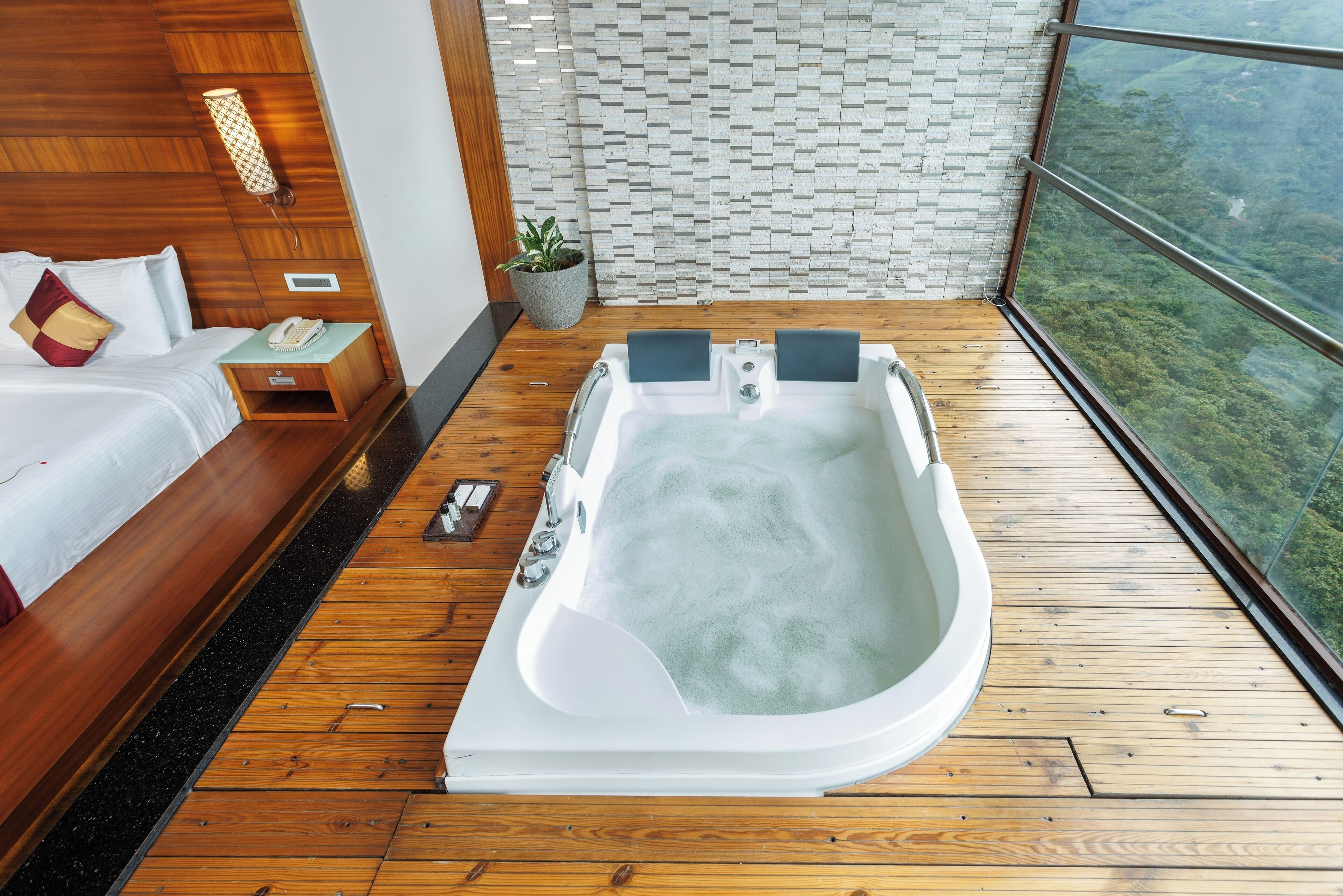 Madhura Honeymoon Suite with jacuzzi | Jetted bathtub