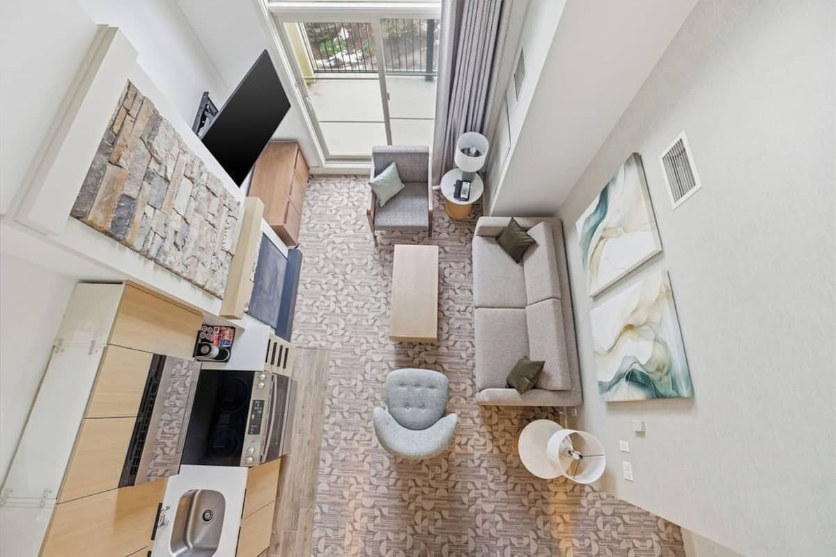 Mosaic Two Bedroom Loft Suite | Iron/ironing board, free WiFi, bed sheets