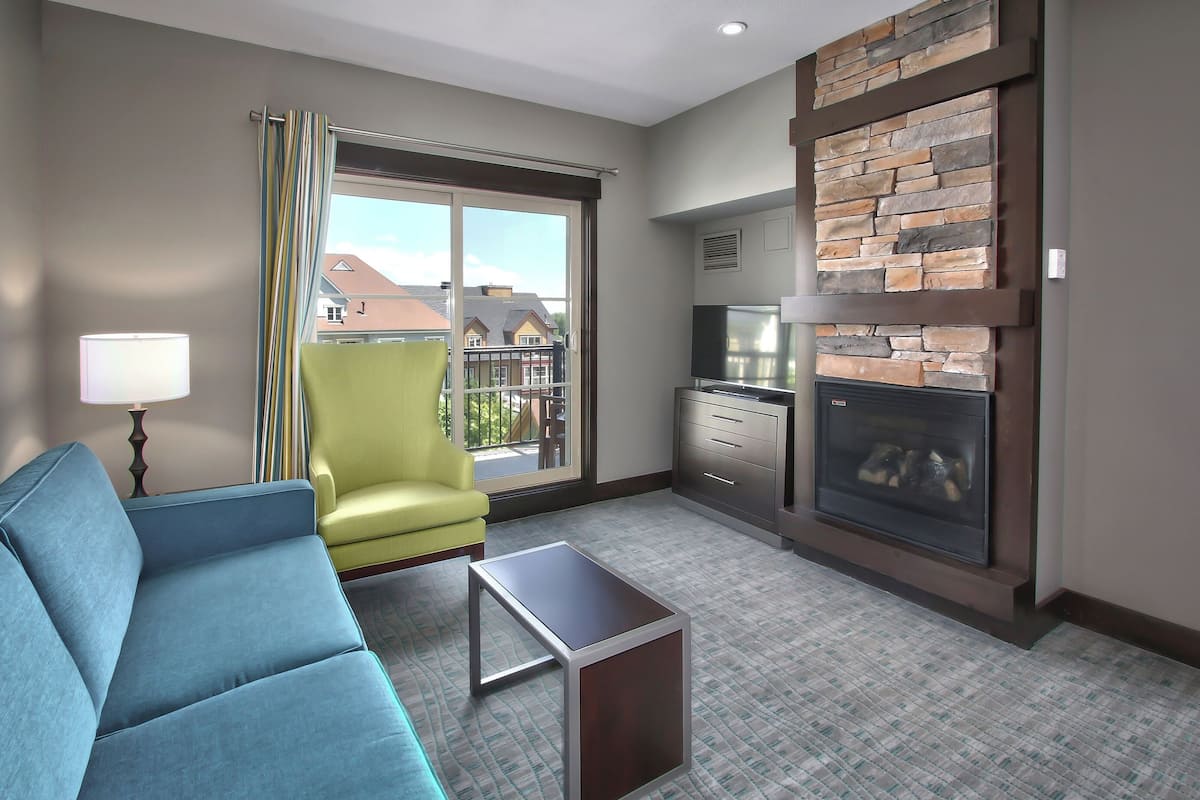 Mosaic Two Bedroom Suite | 1 bedroom, iron/ironing board, free WiFi, bed sheets