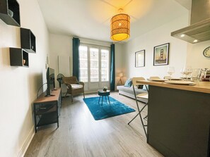 TV - #D5 | Blue Lagoon 🩵| T3 Sleeps 6 | Caserne de Bonne (Grenoble)
