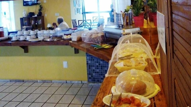 Free daily buffet breakfast - Hotel Pousada Mar & Sol (Natal)