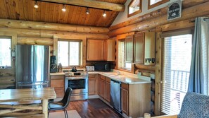 Private kitchen - Timber Wolf Cabin:  One Bedroom (Winthrop)