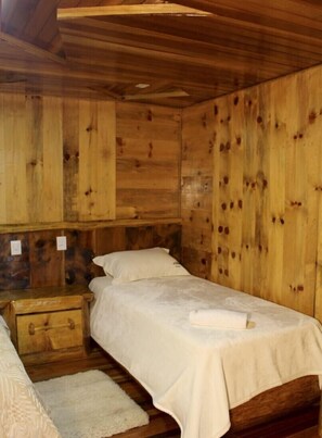 套房, 1 张双人床 | 办公桌、遮光窗帘、隔音、熨斗/熨衣板