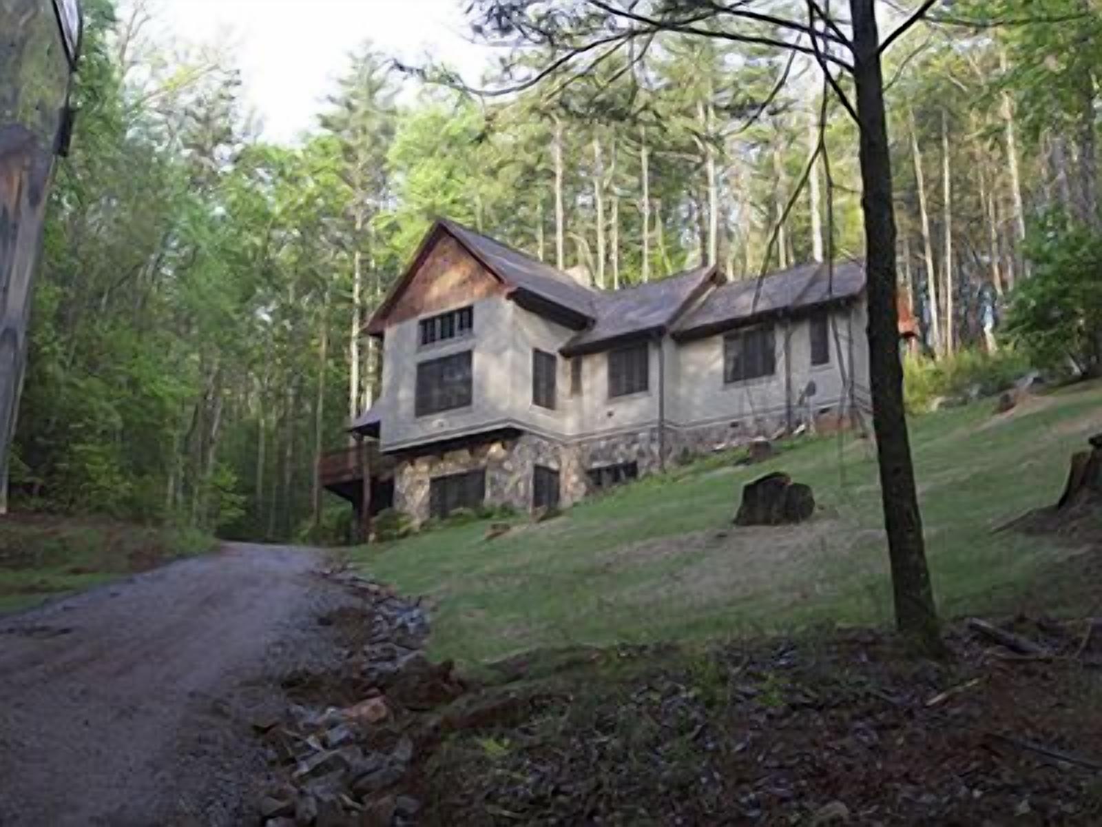Come to Lake Rabun for summer fun ! Check out our new lower rate. 