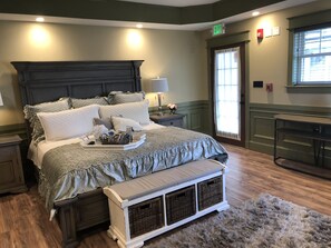 Iron/ironing board, free WiFi, bed sheets - Guest Quarters at the Inn - 103 (North Beach)