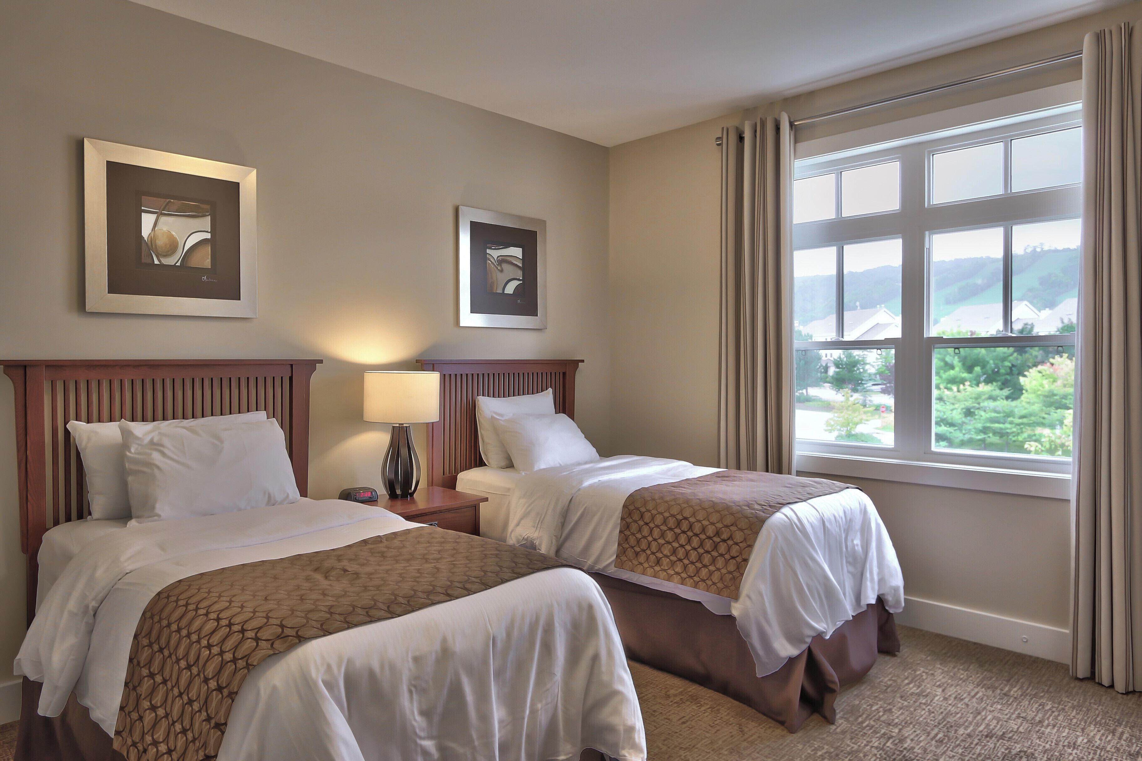 Fer et planche à repasser, Wi-Fi gratuit, draps fournis