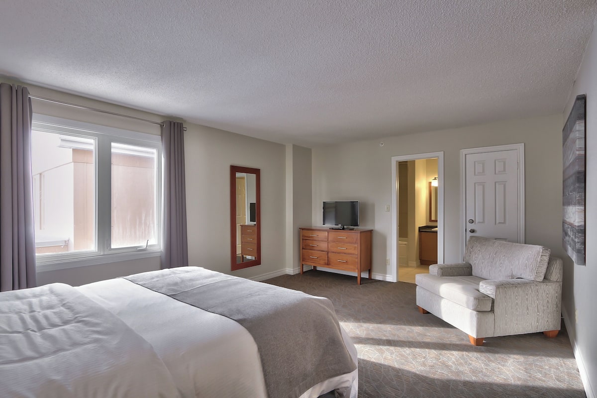 mountain walk three bedroom | iron/ironing board, free wifi, bed sheets