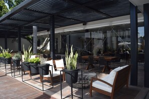 Breakfast, lunch, dinner served; local cuisine - Marsella 45 (Hermosillo)