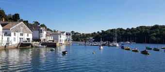 Walk to beach, village location, near Fowey and Eden Project