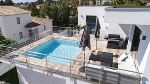 Outdoor dining - Luxury contemporary house sea view heated pool (Saint-Aygulf)