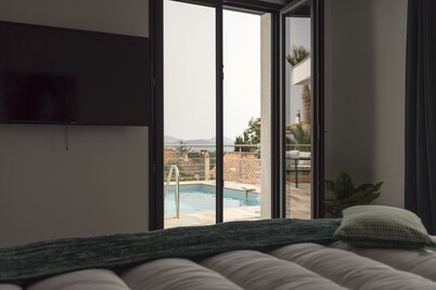 Luxury contemporary house sea view heated pool