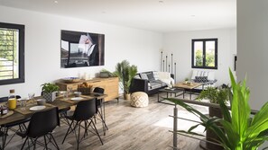 Dining - Luxury contemporary house sea view heated pool (Saint-Aygulf)