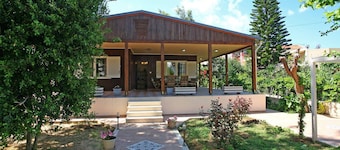 Tranquil 3-bed seaside cottage