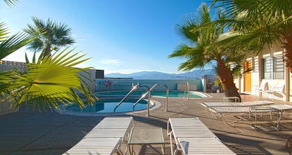 The Getaway # 3: Studio, Pool, Kids welcome