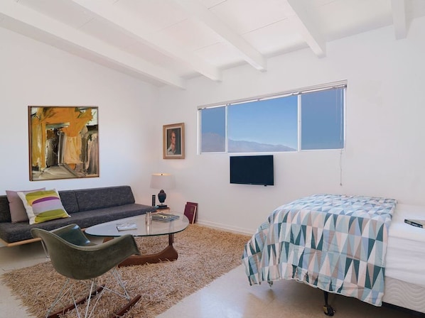 Desk, iron/ironing board, free WiFi, bed sheets