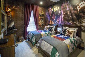 5 عدّة غرف نوم ومكواة/لوح كي وسرير سفر وواي فاي