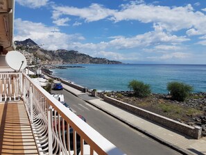 Property grounds - SUPER views & Astonishing apartment seaview (Giardini Naxos)