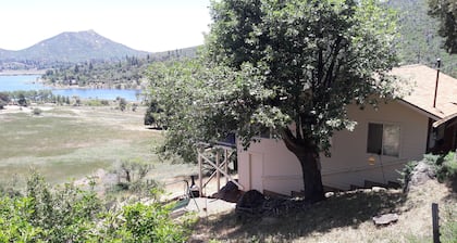 Mountain Cabin with Lake View in Cuyamaca State Park - Julian, CA