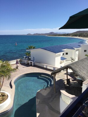 Outdoor pool - Newly Renovated Condo w/ Spectacular beach views 183 / night (Mexico)