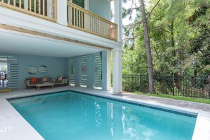 Een verwarmd zwembad