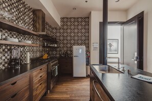 Kühlschrank, Ofen, Herdplatte, Geschirrspüler