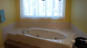 Sèche-cheveux, serviettes fournies