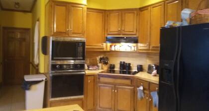 Elegant 2 Story Brick/Suburban Atlanta - Tucker- Near Stone Mountain