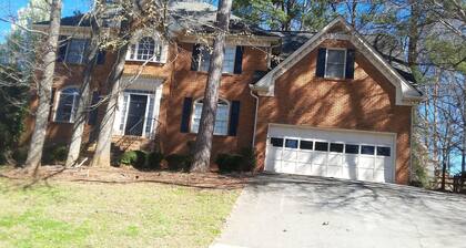 Elegant 2 Story Brick/Suburban Atlanta - Tucker- Near Stone Mountain