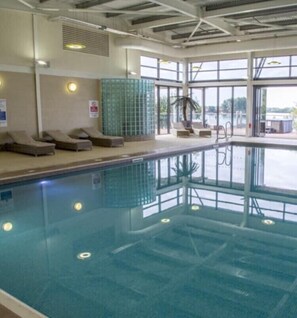 Innenpool, beheizter Pool