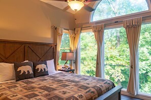 2 slaapkamers, een strijkplank/strijkijzer, wifi, beddengoed