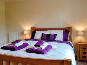 3 bedrooms, free WiFi, bed sheets - 3 bedroom accommodation in Howey, near Llandrindod Wells (Howey, near Llandrindod Wells)