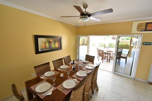 Dining - Luxury Villa - New Listing - Low Introductory Rates (Malmok)