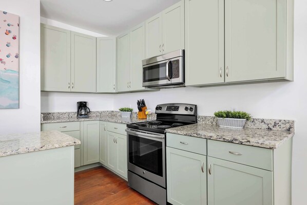 Fridge, microwave, oven, stovetop - Downtown Charm | 3-Story Home - Walk to King St! (Charleston)