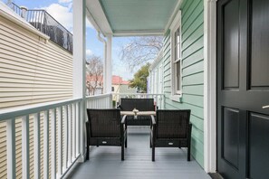 Terrace/patio - Downtown Charm | 3-Story Home - Walk to King St! (Charleston)