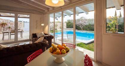 90 sqm flat in villa with individual pool and garden