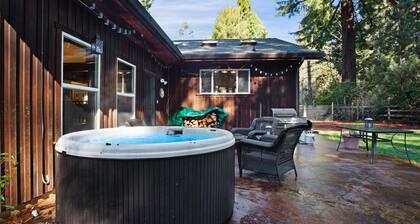 Von Bäumen gesäumtes Haus mit privatem Whirlpool, Feuerstelle und großem Garten - Fahrrad zum Strand!