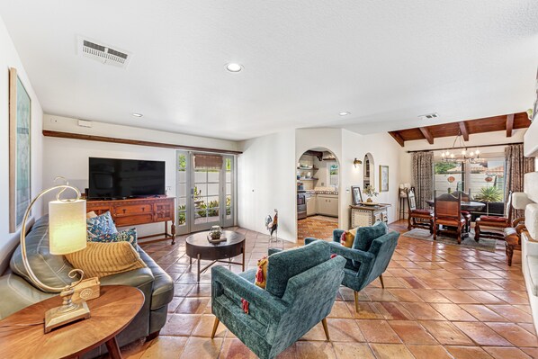 TV, fireplace, streaming services - Charming Spanish-inspired home w/ private pool & views - 2BR - #LIC - 067540 (La Quinta)