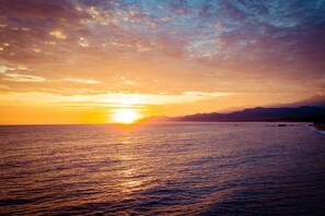 Private beach, white sand, beach massages, beach volleyball - Playa Los Angeles (Santa Marta)