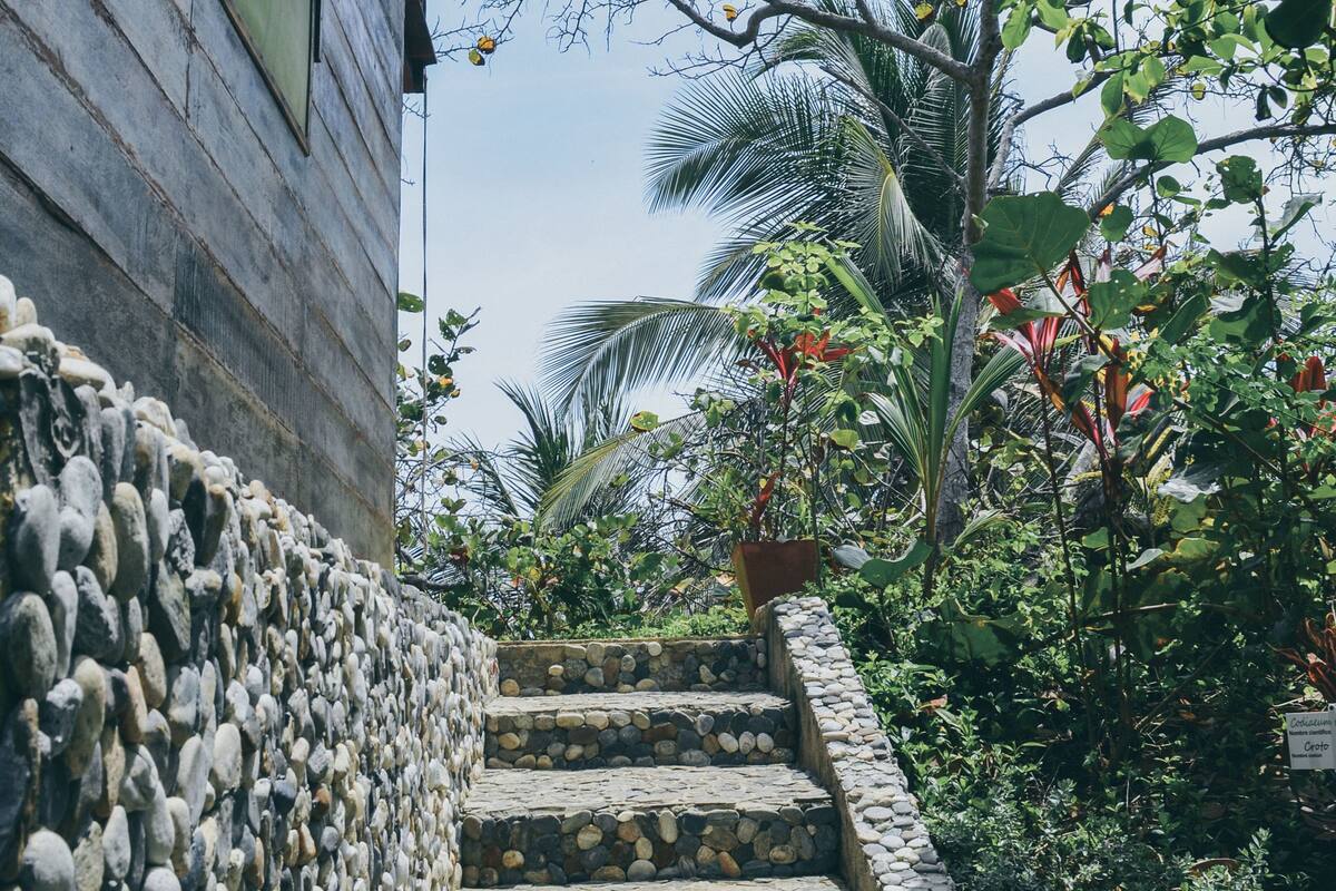 Standard Quadruple Room, Beach View | 1 bedroom, rollaway beds, bed sheets