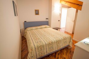 2 Schlafzimmer, Zimmersafe, Bügeleisen/Bügelbrett, Reisekinderbett