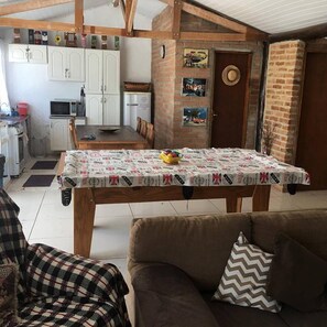 House, Multiple Beds | Living area | 32-inch LED TV with satellite channels, TV - Chácara Vovó Joana (Atibaia)