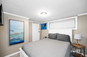 2 habitaciones, caja de seguridad en la habitación y escritorio 